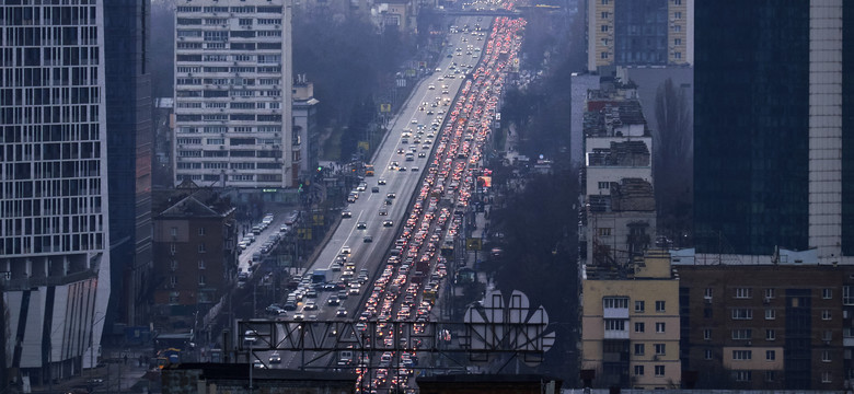 Matka z dzieckiem na ręku kontra mężczyzna w sile wieku. Kto wygra w samoewakuacji? [WYWIAD]