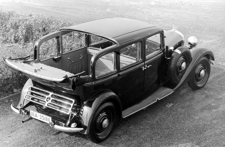 Mercedes-Benz 260 D (W138) Pullman Landaulet