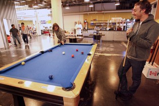 Ścianka, piłkarzyki, pokój zen - tak wyglądają najlepsze biura świata