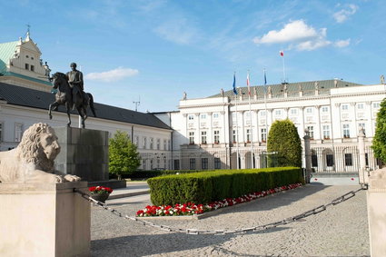 Andrzej Duda zostaje w Pałacu. Wiadomo, ile zarobi do końca roku