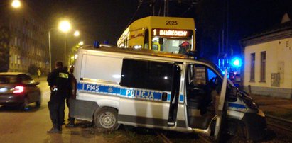 Radiowóz zderzył się z tramwajem. Wypadek na Kilińskiego