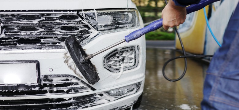 UOKiK skontrolował myjnie i parkingi. Posypały się kary