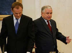Starcie Kaczyńskiego z Tuskiem. O kryzys
