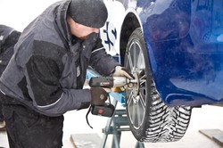 Kiedy i dlaczego zmienić opony na zimowe? Ekspert dla dziennik.pl