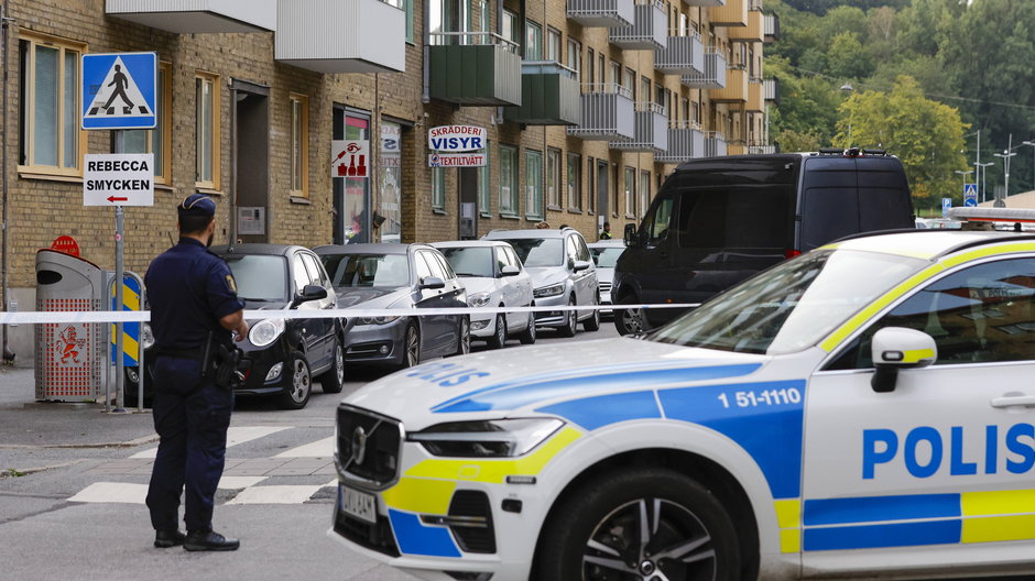Szwedzka policja na miejscu eksplozji w Olskroken
