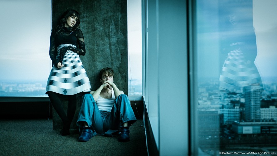 Olga Bołądź i Piotr Polak w filmie 'Człowiek z magicznym pudełkiem'; fot. Bartosz Mrozowski/Alter Ego Pictures