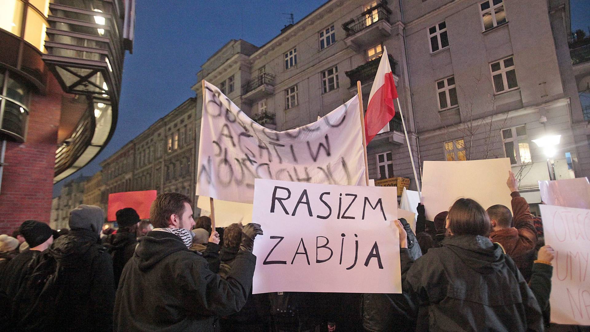 Rasizm szerzy się w Polsce, a rząd likwiduje Radę do spraw jego przeciwdziałania