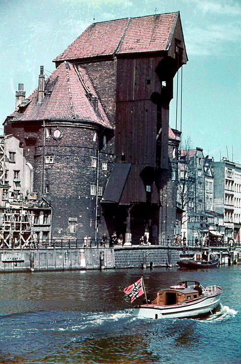Dźwig portowy - Brama Żuraw w 1938 r. Źródło: Bildarchiv Foto Marburg 