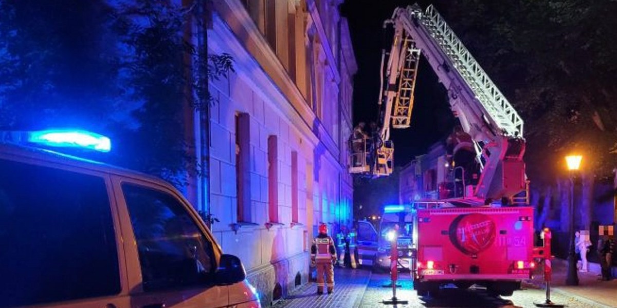 Chojnice. Zamknęła dwoje małych dzieci w domu i poszła na piwo.