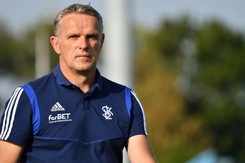 Ekstraklasa: Trener ŁKS obawia się boiska mistrza Polski