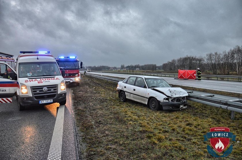 Wypadek na A2. 19-latek wbiegł pod autobus