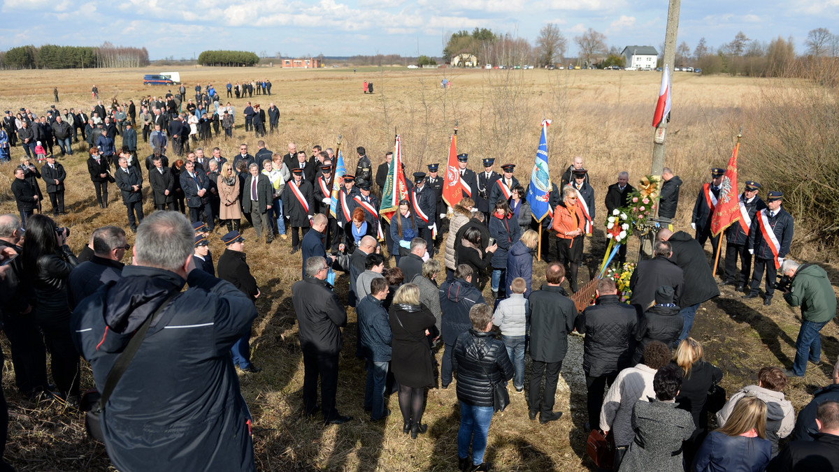 Katastrofa pod Szczekocinami. Mieszkańcy wsi Chałupki uczcili pamięć ofiar