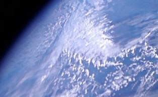 Nowa inwestycja BGK ma kosmiczny potencjał! Polski bank inwestuje w satelity ICEYE.