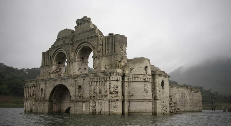 Church ruins 