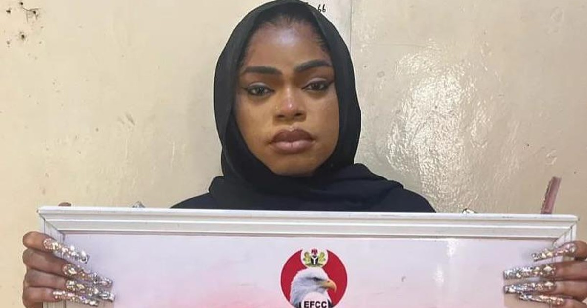 Bobrisky begs court for mercy over spraying naira - Vimarsana News
