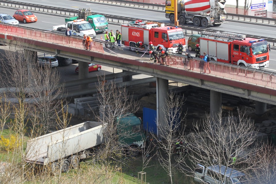 Tir spadł z Estakady Kwiatkowskiego w Gdyni