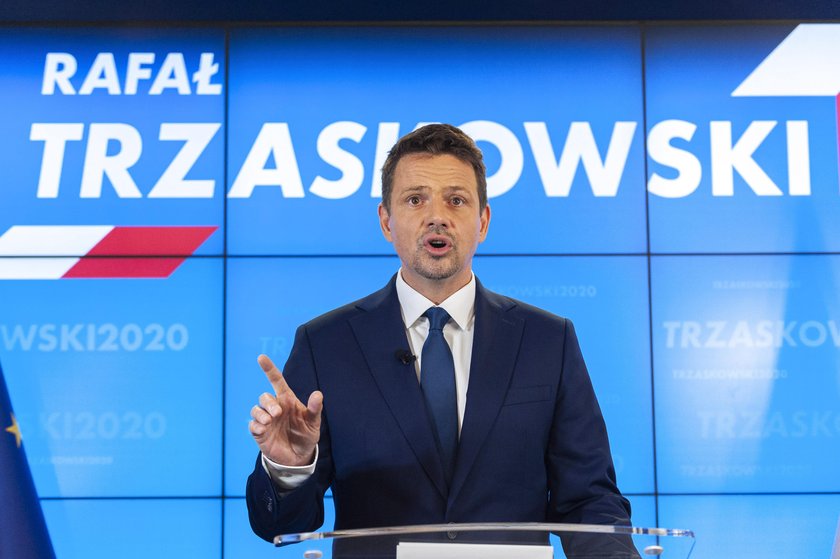 - W czasach, kiedy rządziła Platforma Obywatelska, której członkiem jest pan Rafał Trzaskowski, Rosja napadała na Ukrainę, a Polska była oparta wyłącznie na obecności naszej armii u nas i wielu ludzi bardzo się obawiało - powiedział Duda