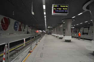 Druga linia metra rdzewieje, ale tak ma być