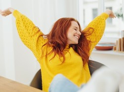 Przegoń jesień z głowy! 3 banalnie proste sposoby na poprawę nastroju jesienną porą