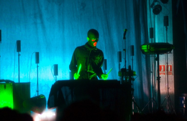 Selector
Festival<br /><br />
6, 7.09, WARSZAWA<br /><br />
Karin Dreijer Andersson i Olof
Dreijer wracają z nowym albumem
i pierwszą od lat trasą koncertową.
Szwedzki duet <b>The Knife</b>
to na pewno jedna z najbardziej
oczekiwanych gwiazd Selectora.
Nie możecie przegapić też pięknej
Jessie Ware, która oczaruje melancholijną
mieszanką soulu, elektroniki,
r’n’b ze swojej debiutanckiej
płyty „Devotion”. Nominowana
do Mercury Prize i Brit Awards
wokalistka powinna spodobać się
fanom stylu Palomy Faith, Florence
Welch czy Sade. Inni ważni artyści
tego festiwalu to James Blake,
Para One, Archive i Busy P.<br /><br /> 
www.selectorfestival.pl