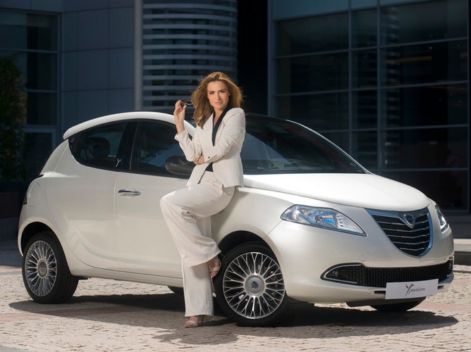 Marta Żmuda-Trzebiatowska to zagorzała miłośniczka marki Lancia