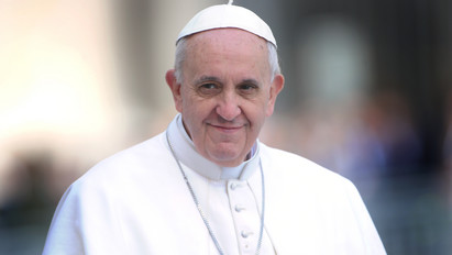 Ferenc pápa bocsánatot kért, amiért több tízezer gyereket bántalmaztak brutálisan egy bentlakásos keresztény átnevelő iskolában