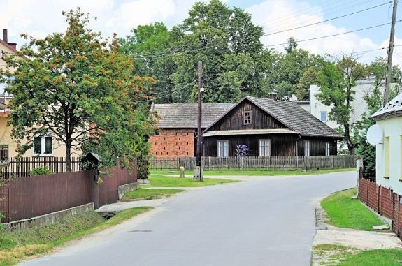 Rzochów, dziś jedno z osiedli Mielca, Cudka odziedziczyła po swoich rodzicach (fot. Kroton, opublikowano na licencji Creative Commons Attribution-Share Alike 3.0 Unported)