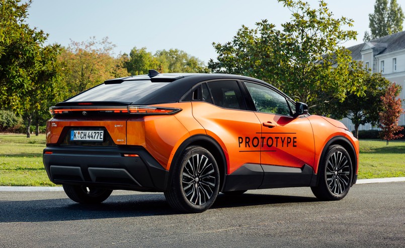 Nowa Toyota C-HR+