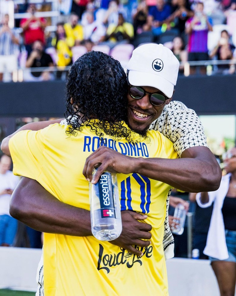 Винисиус и Погба участваха в победата на Роберто Карлос над отбора на Роналдиньо с 12-10 в показателен мач 