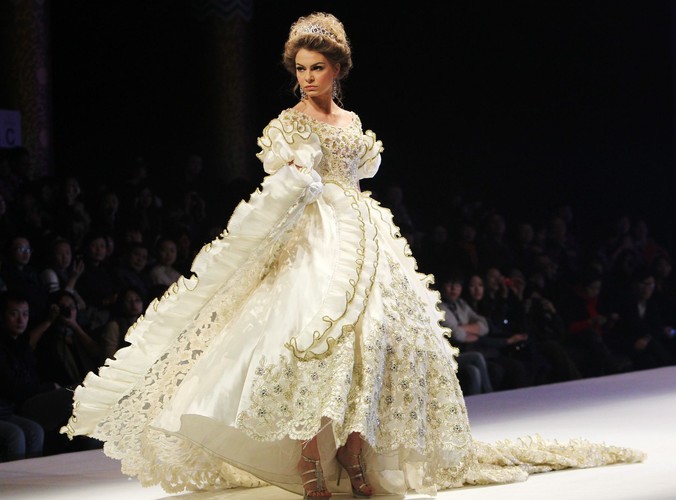 Kolekcja sukien ślubnych Tsai Meiyue na sezon wiosna/lato 2012