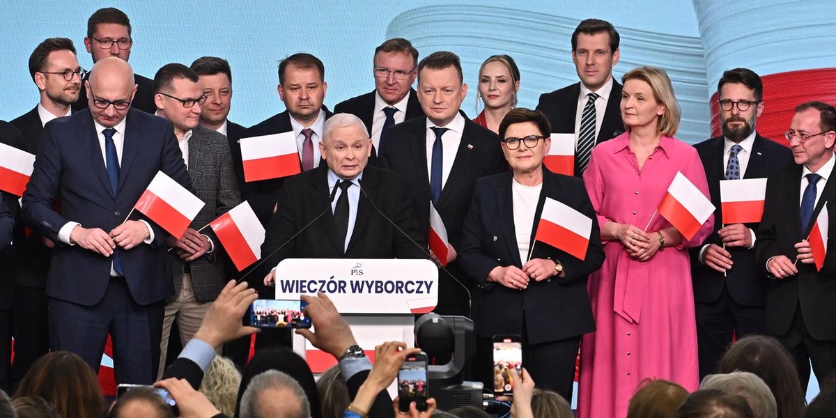 Barbara Socha przykuwała uwagę na wieczorze wyborczym PiS.