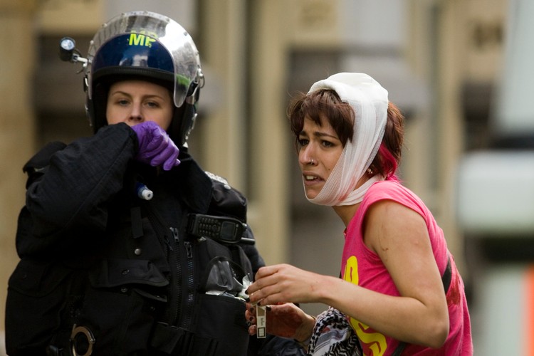 Manifestacje antyglobalistow przeciw szczytowi G20 w Londynie