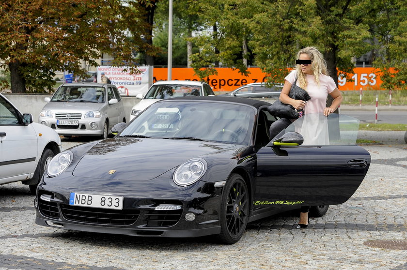 Joanna L. i jej porsche