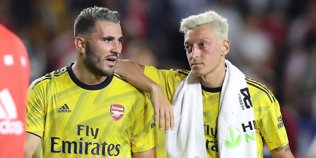 Mesut Özil, jego żona Amine Gülşe i Sead Kolašinac zaatakowani w Londynie