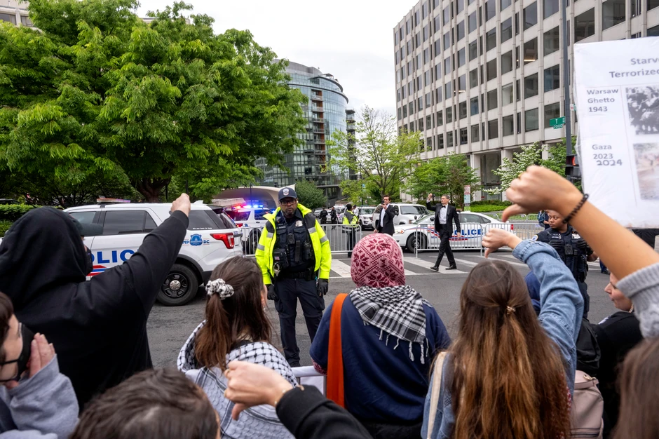 Propalestinski protest tokom Bajdenove svečane večere sa novinarima 27. aprila