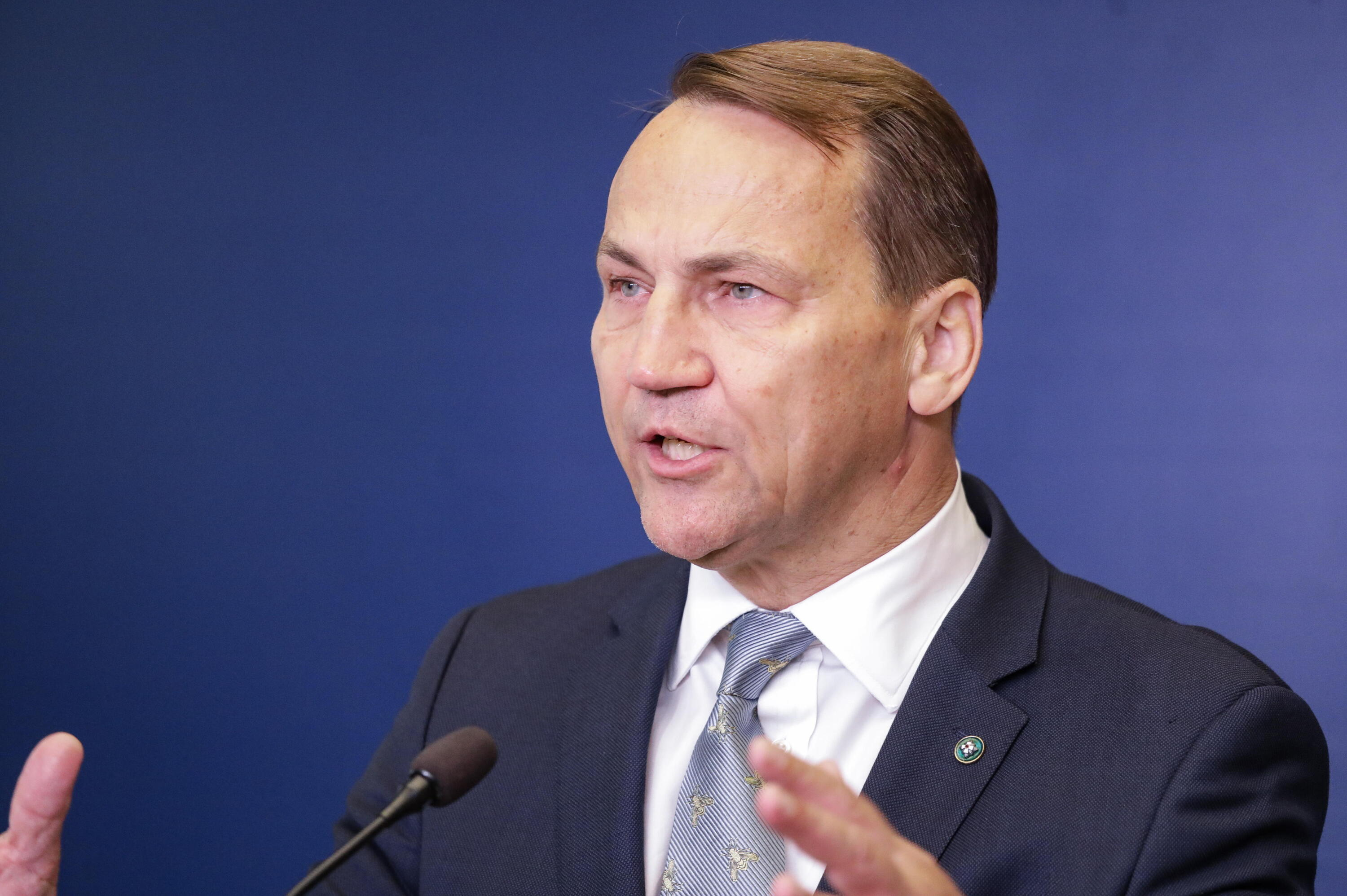 Sikorski pyta UE: kto zapłaci za amerykański sprzęt dla Ukrainy