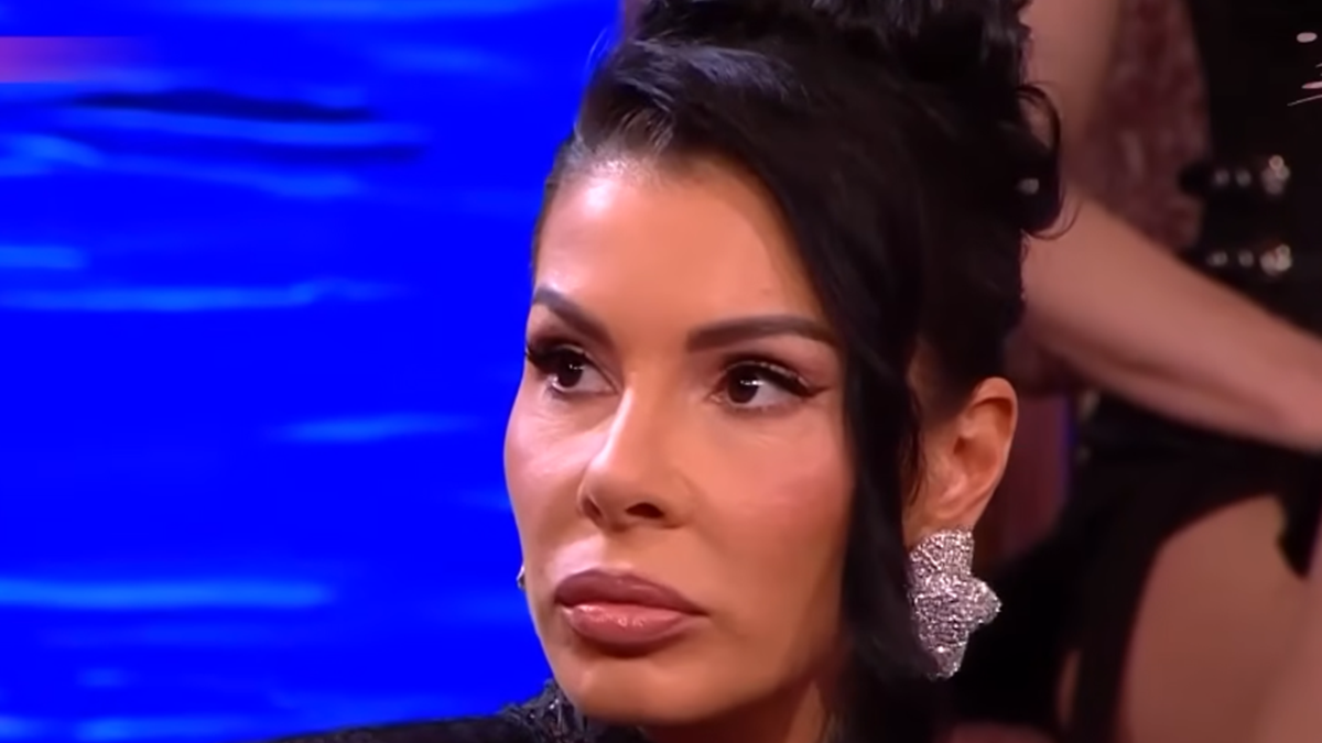 MIA BORISAVLJEVIĆ OTKRILA DA LI JE NINA ĐOGANI I DALJE ZAPOSLENA KOD NJE Dotakla se skandala sa komšinicom koja ju je prijavila inspekciji: 