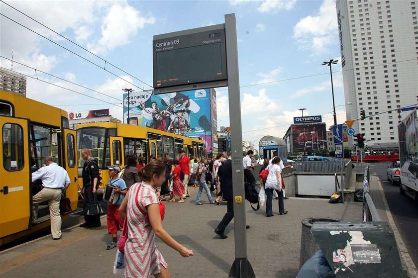 Latem szykują się spore zmiany w komunikacji miejskiej. Sprawdź, jak w wakacje pojedzie twój tramwaj czy autobus