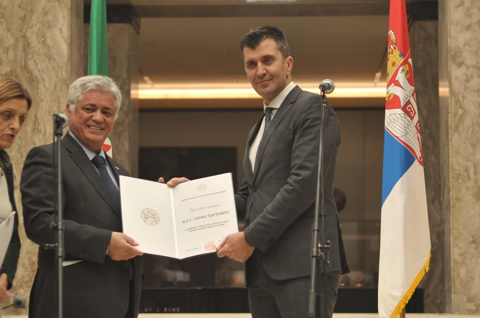 Ambasador Alžira Abdelahamid Šebšub i ministar Zoran Đorđević