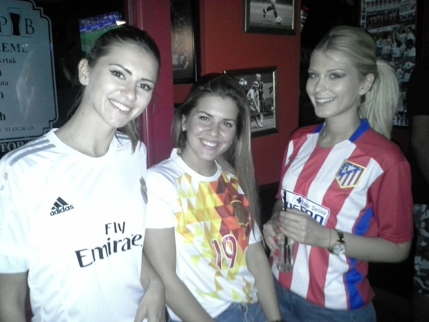 Bilja, Lejla i Anja - vatrene navijačice