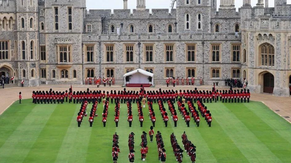 Vojni orkesttri sviraju tokom završnih priprema za svečani doček kralja Čarlsa Trećem i Donalda Trampa | Foto: Chris Jackson/Getty Images