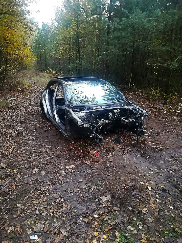 Rozebrany Mercedes na części