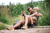 Tęczowy znak nieskończoności. Jak mówić dziecku o neuroróżnorodności