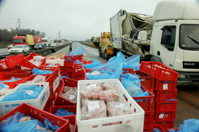 Paraliż obwodnicy w Trójmieście. Wszystko przez ciężarówkę z kurczakami