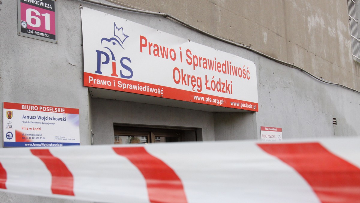 Łódzcy radni zaprotestowali przeciwko - jak to nazwali - brutalizacji życia politycznego. Podczas obrad rady miejskiej podjęli uchwałę w tej sprawie.