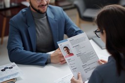 rośnie liczba cudzoziemców zatrudnionych w polsce