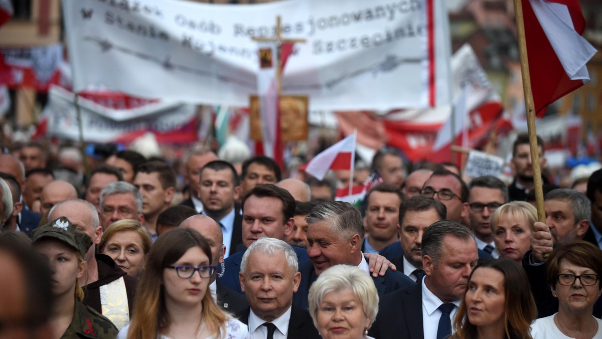 Przepychanki podczas Misiecznicy Smolenskiej