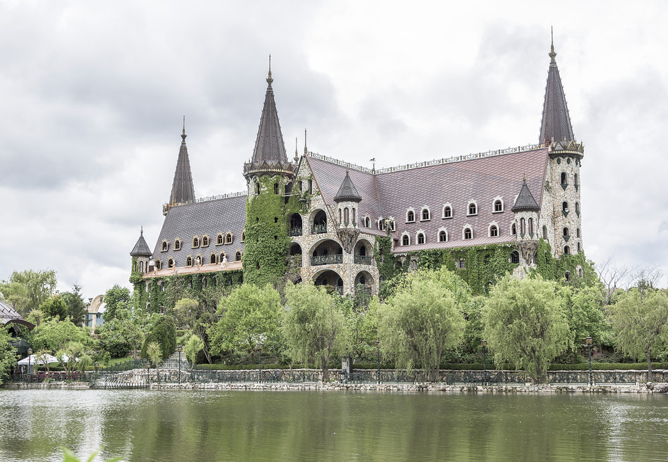 Zamek Ravadinovo, Bułgaria