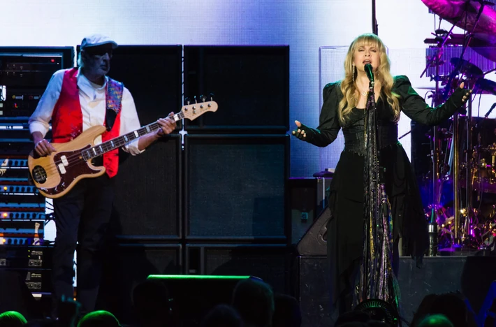 24. Fleetwood Mac (zespół muzyczny) – 59,5 mln dol.