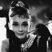 38056_audrey-hepburn-breakfast-at-tiffanys-d00030821597d899ad47a